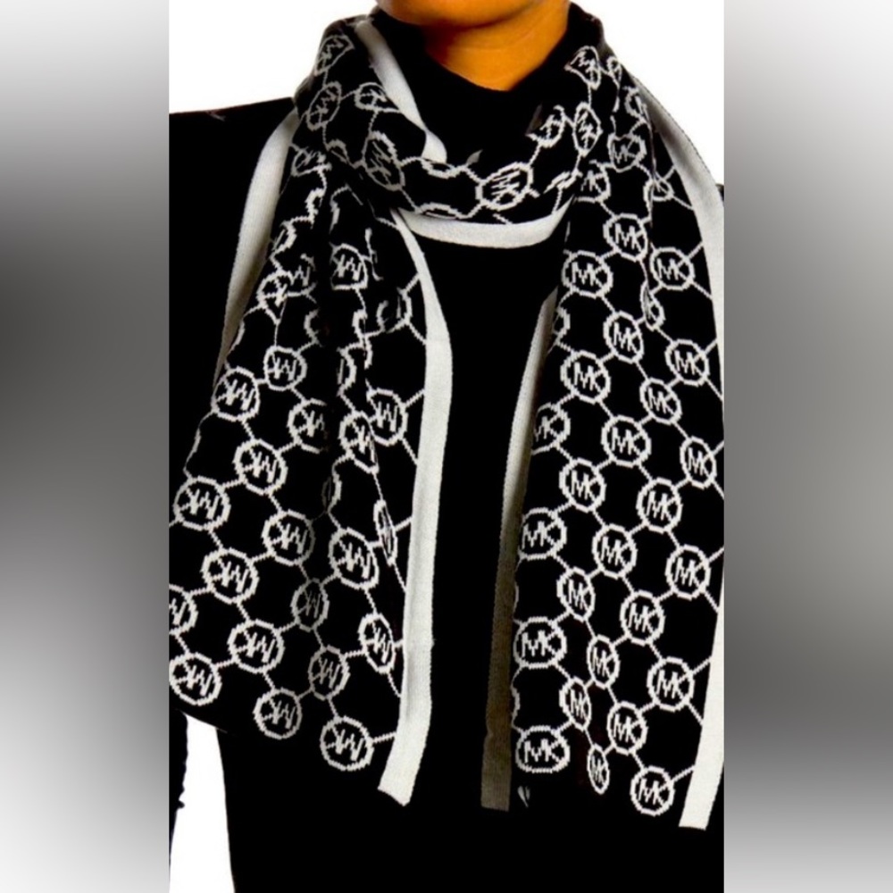 Michael Kors Reversible Black and White Logo Women’s Scarf